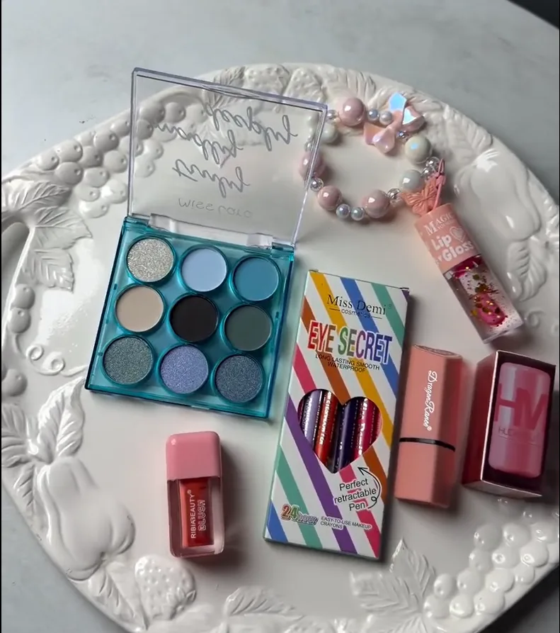 Makeup Essentials Mini Combo Set – Eyes, Lips &amp; Daily Glam Kit